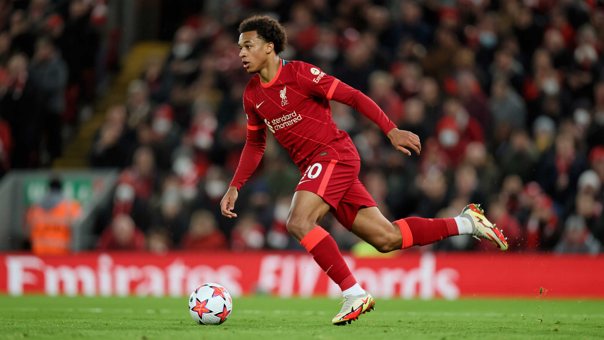 弗林蓬:无法抗拒利物浦邀约,信心满满挑战替代阿诺德 对于任何一名足球运动员而言,为像利物浦这样的世界级